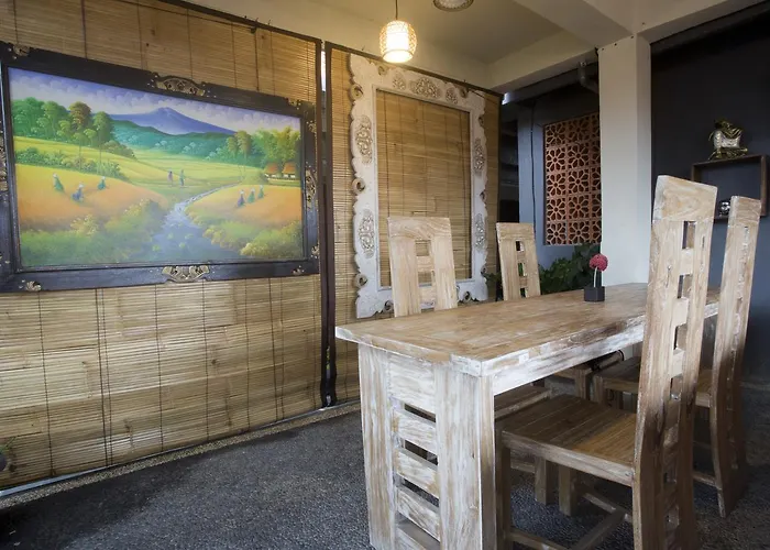 Poshtel Hostel